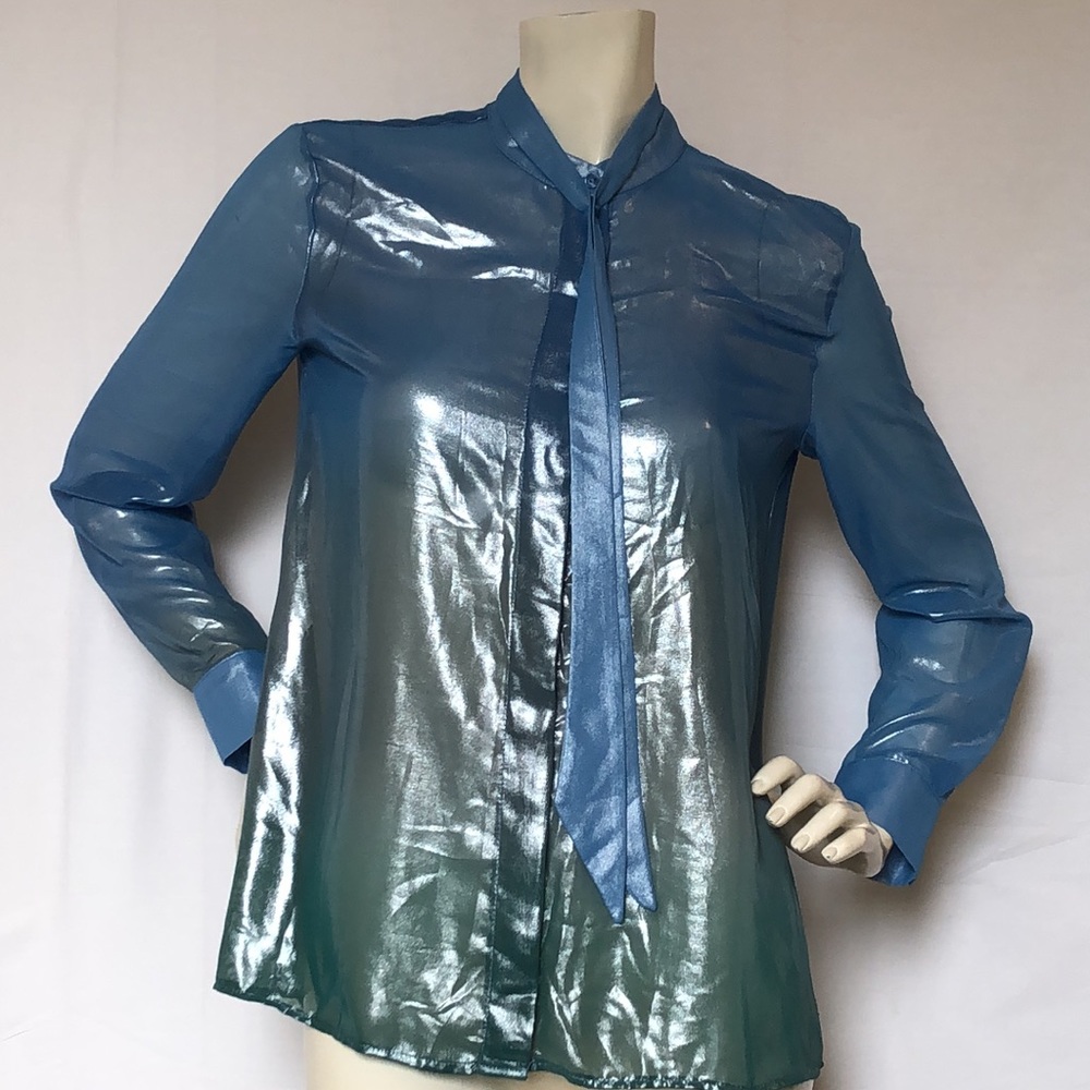 Shimmery pearlescent watery two toned blue and green Blouse. BNWT